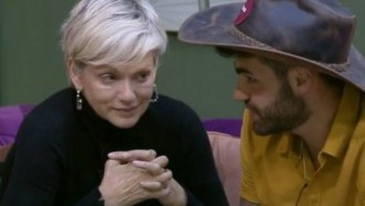 Andréa Nóbrega fica desamparada após eliminação de Bifão