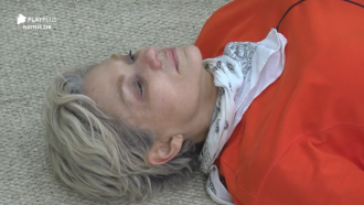 Andréa Nóbrega tem surto ao cuidar dos porcos