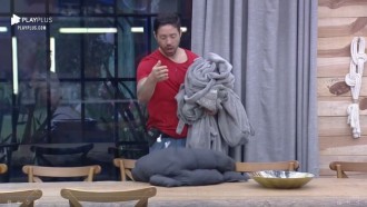 A Fazenda 13: Finalmente! Aline conta que Dayane rasgou jaqueta de Rico