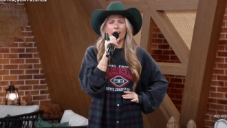 'A Fazenda 14': Família de Deolane Bezerra detona Adriane Galisteu