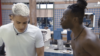  Em bate-boca, Pelé cita racismo e diz: 'Dá um tapa na cara e some daqui' 