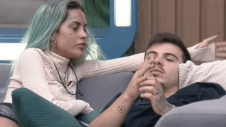 Tati Zaqui termina namoro com Thomaz em A Fazenda 2022: 'Fraco'