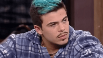 Thomaz surta com pedido de Deborah em A Fazenda: 'Vou bater o sino'