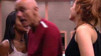 Ana Clara questiona Gleici: 'Você vai votar na gente?'