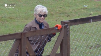 Andrea Nóbrega aprende a lidar com animais da fazenda