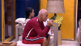 Ayrton desabafa com Gleici: 'Ah filha, eu estou muito mal'