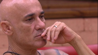 Ayrton faz planos com Eva: 'Ficar juntinhos o resto da vida'