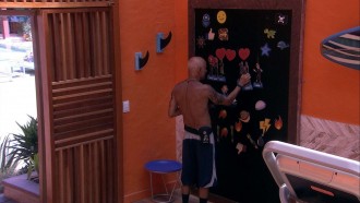 Ayrton organiza avatares dos brothers em grupos e separa Paula da família Lima