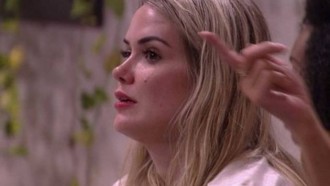 BBB20 - Chorando, Marcela gera climão com acusação contra Pyong Lee: “Não dá para confiar”