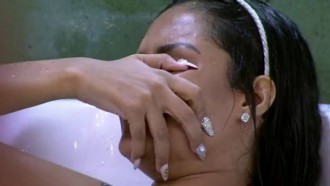 BBB20 - Flayslane tem crise de choro, lamenta solidão e faz confissão