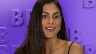 BBB20 - Mari fez chapinha no cabelo de Ivy com ferro de passar roupa