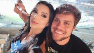 Breno e Paula assistem a jogo do Cruzeiro em camarote do Mineirão