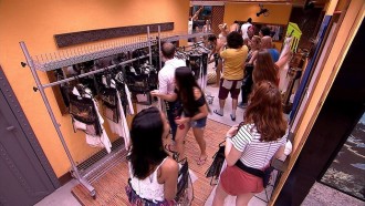 Brothers recebem as roupas da Festa Deuses Gregos