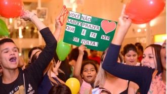 BBB18: Campeã do BBB18, Gleici é ovacionada ao chegar no Acre: ''Meu Deus''