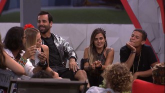 Carolina dá aviso sobre entrada de novos participantes: 'O grupo fechou'