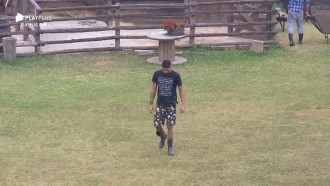 Diego Grossi machuca joelho e Sabrina indica atendimento médico