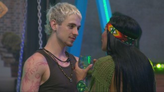 Após conversa com Marciele, Juliano Floss se emociona e chora