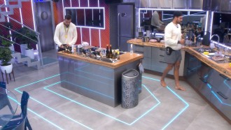 Arthur e Arcrebiano reclamam de barulho de brother