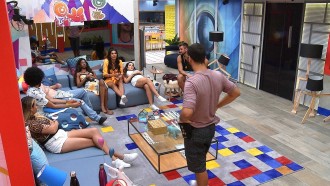 Arthur retruca sister do BBB21: 'Idiota é você'