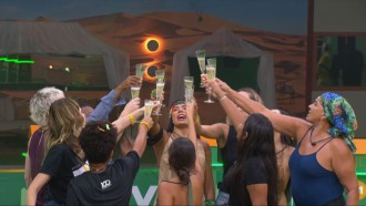 Brothers brindam e celebram chegada no Top 10 do BBB 26