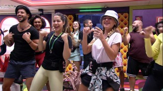 Brothers cantam e dançam músicas de Thiaguinho