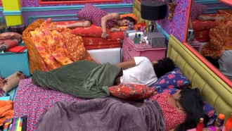 Brothers do BBB21 cantam no Quarto Colorido