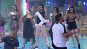 Brothers fazem coreografia durante Festa C&A no BBB21