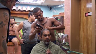 Brothers mudam o visual com ajuda de Davi no BBB 24