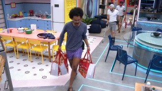 Brothers recebem as compras do grupo Vip