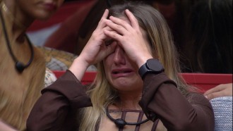 Bruna Griphao cai no choro com a eliminação de Fred do BBB 23