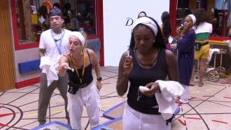 Bruna Griphao e Ricardo discutem e clima na casa esquenta