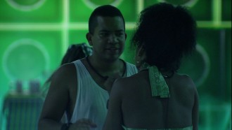 Bruno e Marvvila se abraçam após troca de ofensas no BBB 23