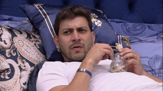 Caio dá conselho para Gilberto no BBB21: ‘Tem que tomar cuidado’