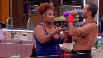 Camilla detona dupla e avisa: 'São minha próxima mira'