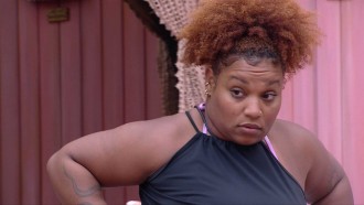 Camilla é sorteada para Cine BBB e convida Thamiris e Mateus