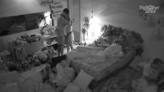 Cara de Sapato se declara para Amanda no BBB 23 e empolga fãs