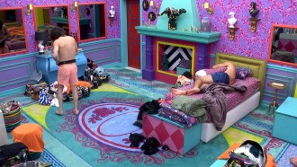 Confinados do BBB21 são acordados com toque de despertar