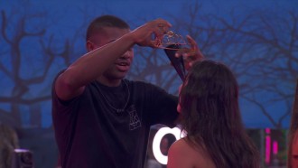 Davi elogia Alane durante festa no BBB 24: 'Rainha das rainhas'