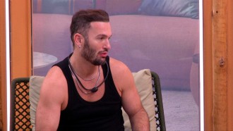 Diego Hypolito fala sobre transplante capilar: 'Não caiu nada'