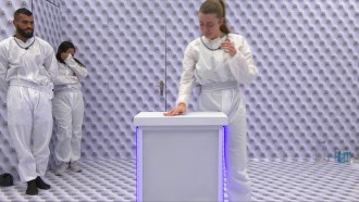 Elisa aperta o botão vermelho do Quarto Branco do BBB 26