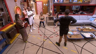 Emparedada, Amanda se irrita com votos no BBB 23