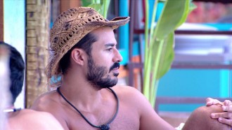 Emparedado, Mateus responde como se sente no BBB 25: 'Surtando'