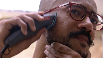 Emparedado, Ricardo Alface chora ao fazer a barba no BBB 23