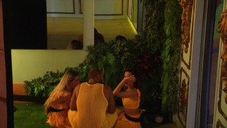 'Eu estou pensando em ir embora' diz sister na festa do BBB 24