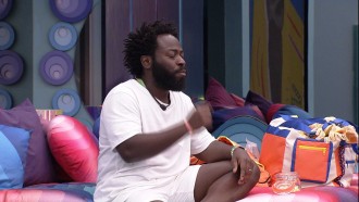 'Eu tinha pouquíssimas pulseiras', diz Douglas Silva sobre VIP