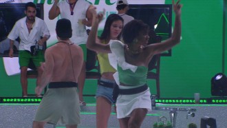 Festa chega ao fim e brothers reagem: 'Quero ver me tirar daqui'