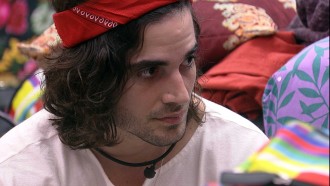 Fiuk aconselha Carla Diaz após choro no BBB21: 'Volta para você'