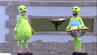 Gilberto e Sarah especulam sobre pulseira branca no BBB21