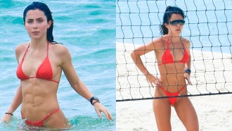 Jade Picon joga futevôlei e dá mergulho em praia no Rio