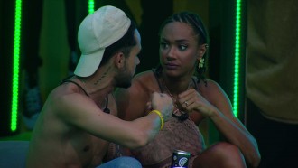 João Gabriel desabafa com Aline: 'Você é do mesmo jeito que eu'